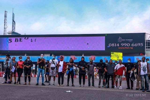 #EndSars Protesters block Lekki Toll Gate